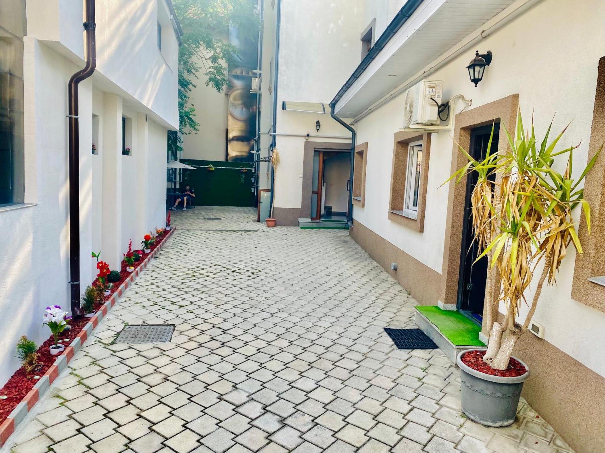 Cazan House Hostel Βουκουρέστι Εξωτερικό φωτογραφία